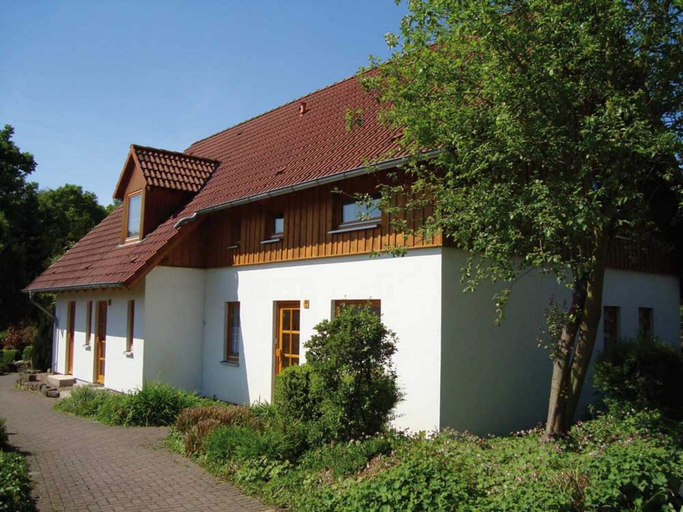 Exterior 5, Comfortable Holiday Home With 2 Bathrooms, in the Bruchttal, Höxter