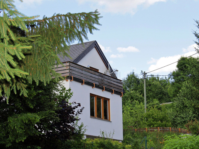 Balcony 5, Beautiful and Cosy Apartment in a Wooded and Mostly Quite Rustic Ambience, Eifelkreis Bitburg-Prüm