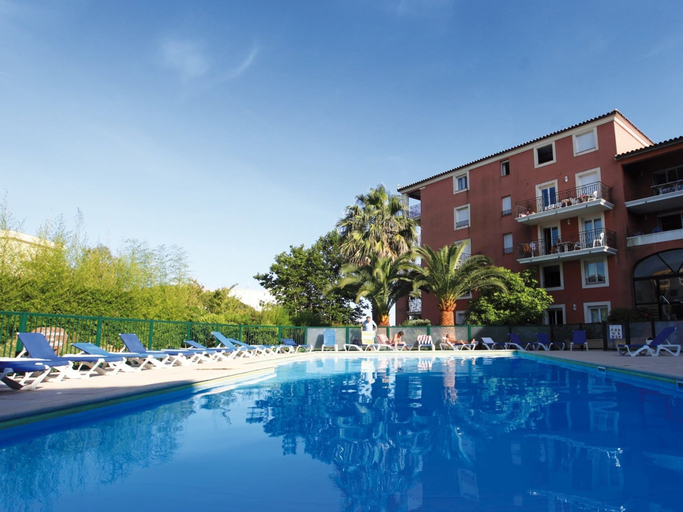 Pool, Apartment With AC at 150 m. From Beach, Var