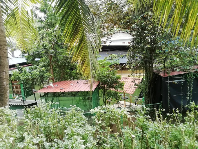 Others, The Amen Villas, Galle Four Gravets