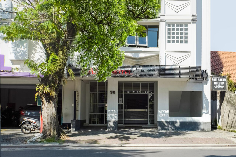 Gania Hotel, Bandung
