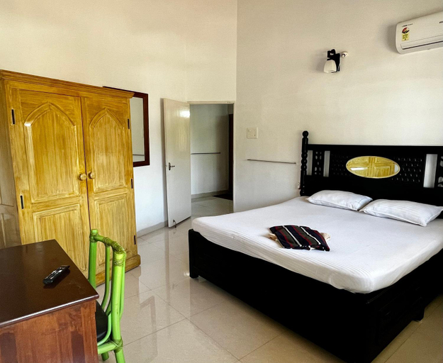 Others 4, Easy Living, South Goa