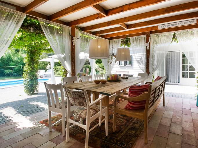 Balcony 5, A Detached Bungalow With Outdoor Fireplace, Covered Terrace and Pond in a Forest Plot, Westerveld