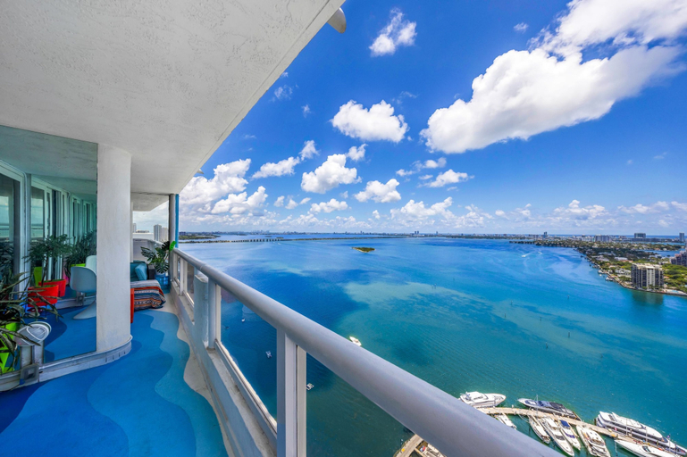 Room 3, Disco Cloud Condo in Miami, Miami-Dade