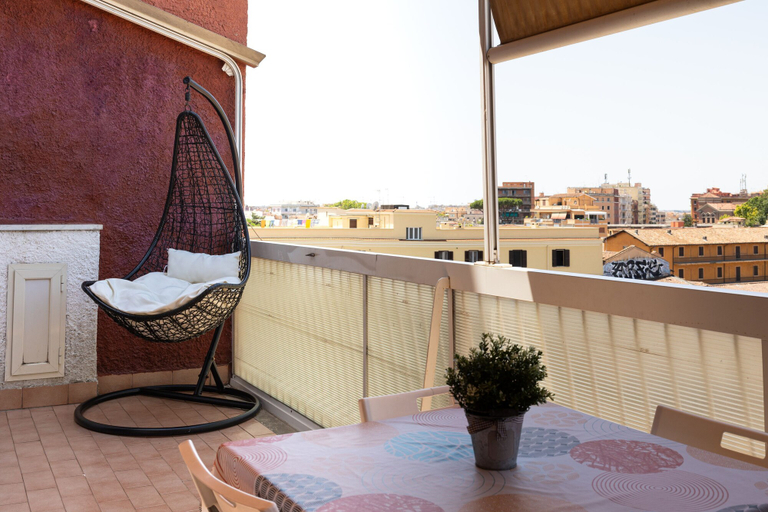 Room 4, Via Casilina 161 in Rome, Rome
