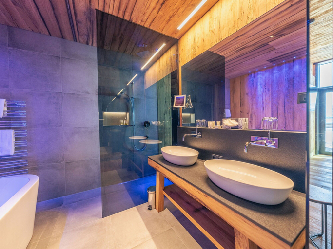 Others 2, Apartment in Kaltenbach at the ski Slope, Schwaz