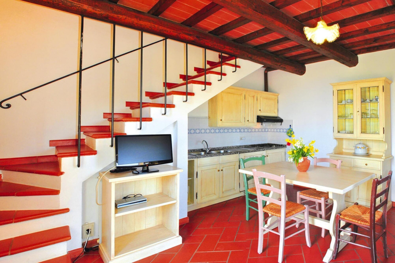 Private kitchen, Borgo Collelungo, Apartments in Montaione, Florence