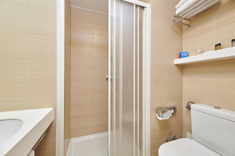 Bathroom 5, Hotel Albatros Plava Laguna, Vrsar