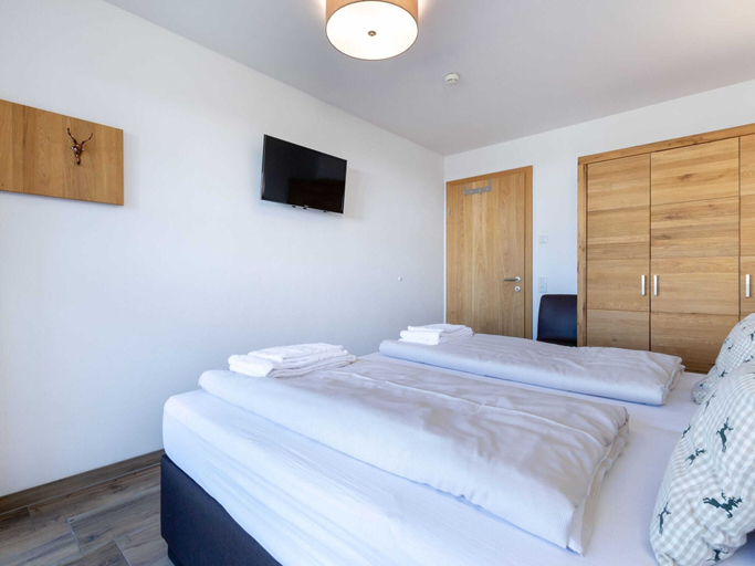 Others 5, Spacious Apartment in Piesendorf With Sauna, Zell am See