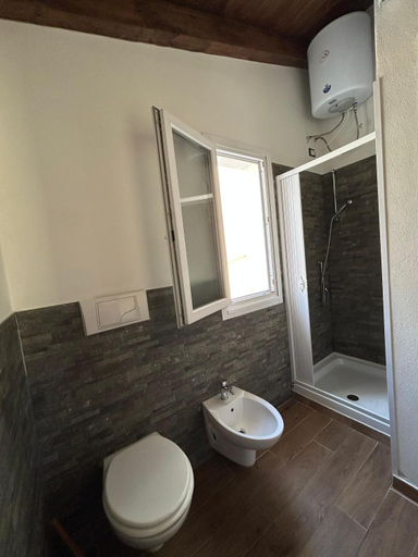Bathroom 3, Appartamento Centro Cagliari, Cagliari