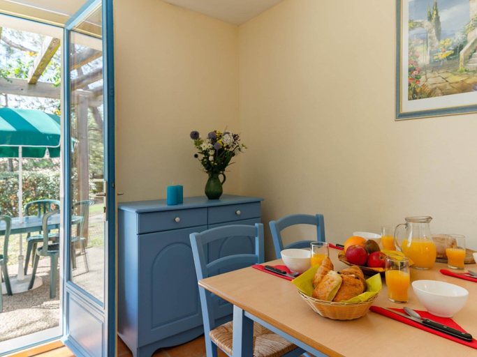 Living room 4, Beautiful Maisonette With air Conditioning in the Gard, Gard