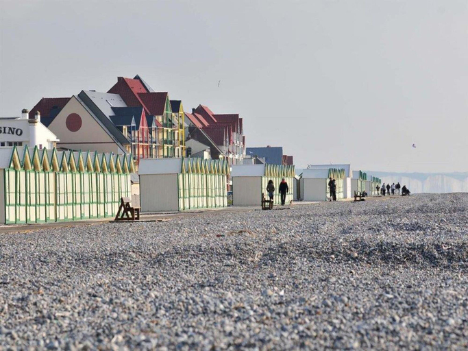 Exterior 5, Comfortably Furnished Apartment With a sea View, Somme