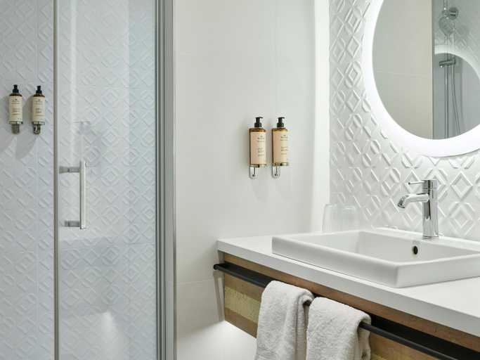 Bathroom 5, Mercure le Touquet Paris Plage, Pas-de-Calais