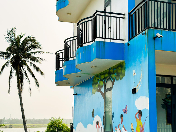 Exterior 2