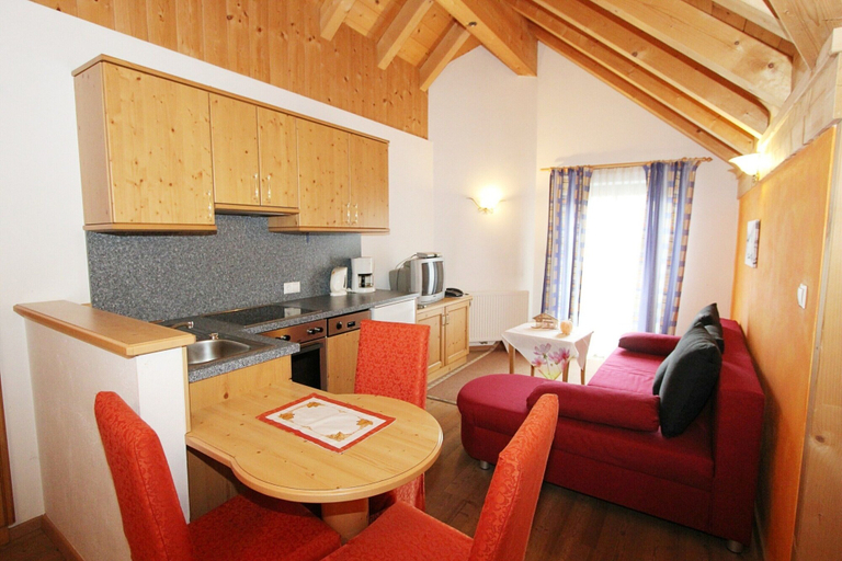 Others 3, Spacious Apartment in Langenfeld With Sauna, Imst