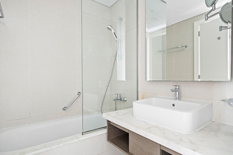 Bathroom, Vayk - Hotel style studio apartment, Dubai