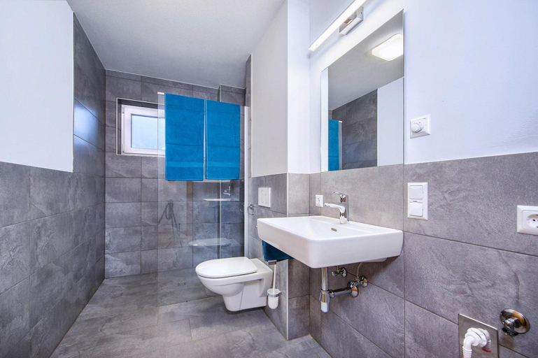 Bathroom 3, Apartment in Neukirchen by Wildkogelbahn, Zell am See