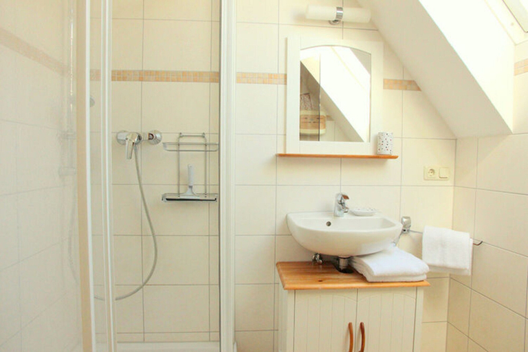 Bathroom 2, Apartment in Rechlin With a Balcony, Mecklenburgische Seenplatte