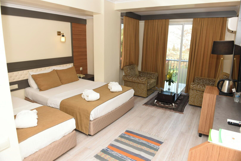 Bedroom 3, Lycus River Thermal Hotel, Akköy