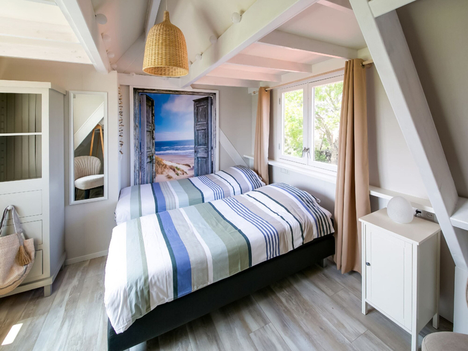 Room 4, Beautiful Apartment in Callantsoog Near Beach, Zijpe