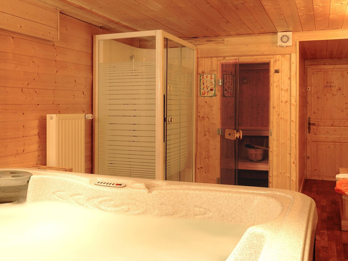 Others 5, Chalet With Fireplace in Alpe D'huez, Isère