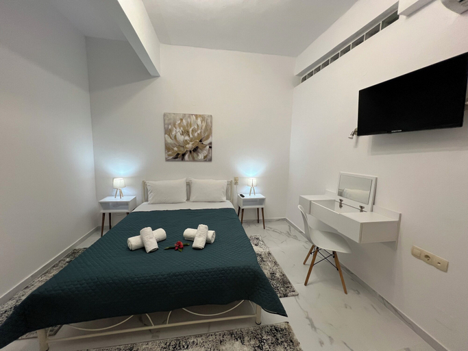 Bedroom 3, Kourites Apartments, Faistos