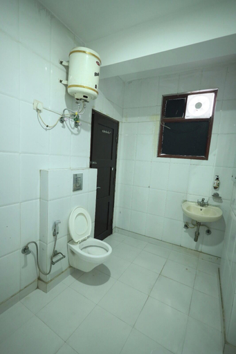Bathroom, Airpot The Paramonnt Hotel, Delhi