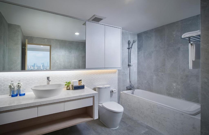 Bathroom 10