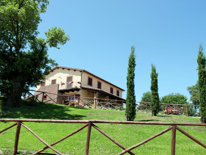 Garden 4, Mansion in Montefiascone With Swimming Pool, Viterbo