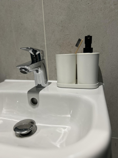 Bathroom 4, Cozy City Apartment in Manchester, Manchester