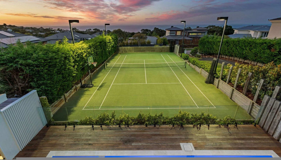 Room 4, Stanford Luxury Pool Sauna Spa Tennis Court, Melbourne