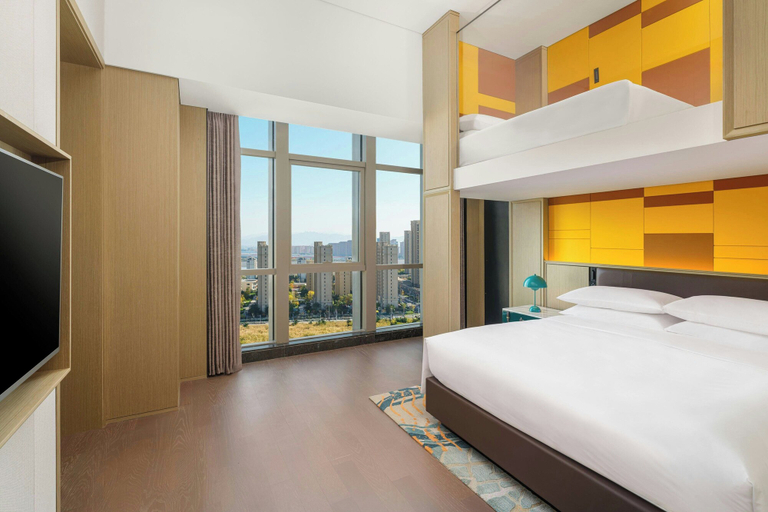 Bedroom 3, Renaissance Qingdao Hotel, Qingdao