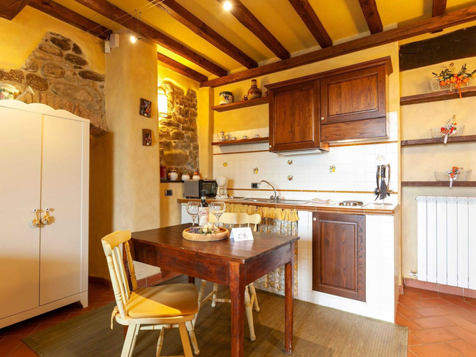 Private kitchen 2, Nice Apartment in Pian di Sco-campiglia With Sauna, Arezzo