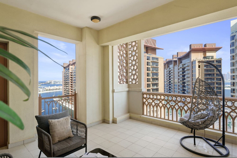 Room 2, Luxury 2BR Maid Enjoy Stunning Marina View, Dubai