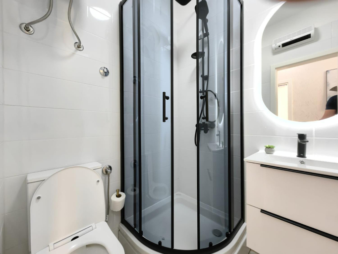 Bathroom 2, Studio & rooms Fjok, Split