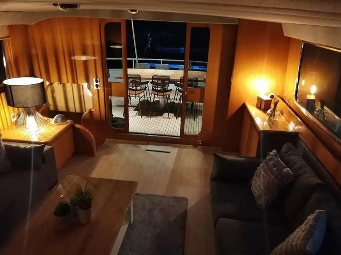 Living room 5, Luxury Yacht in La Rochelle With a Terrace, Charente-Maritime