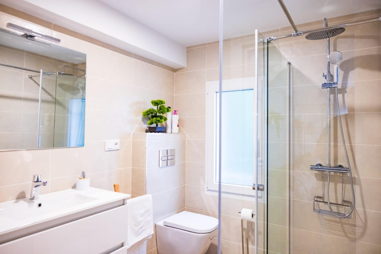 Others 2, Nuevo apartamento entre 2 playas con garaje, terraza, wifi, Asturias