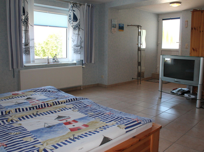 Bedroom 4, Comfortable Apartment Near Seabeach in Rerik, Rostock