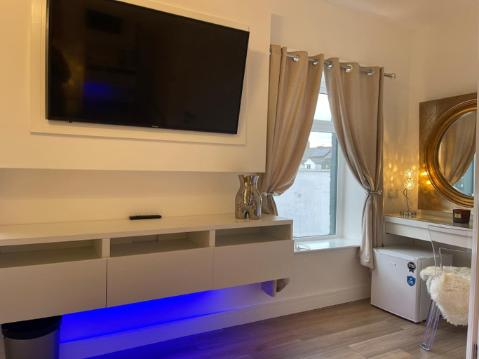 Others 3, Vibrant Apartments Close to City Centre, Cardiff