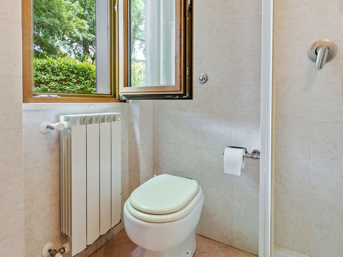Bathroom 4, Gorgeous Holiday Home in Sorano With Swimming Pool, Grosseto