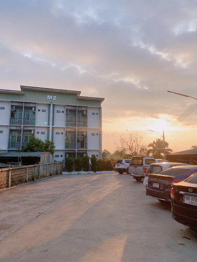 Exterior 10
