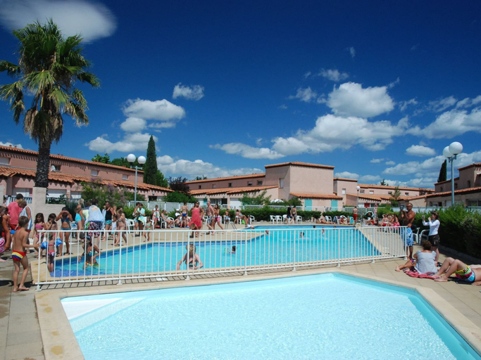 Pool 3, Holiday Home 250m From the sea at St. Cyprien Plage, Pyrénées-Orientales