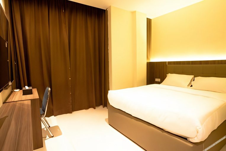 Bedroom 2, AK HOTEL NAGOYA HILL MALL, Batam