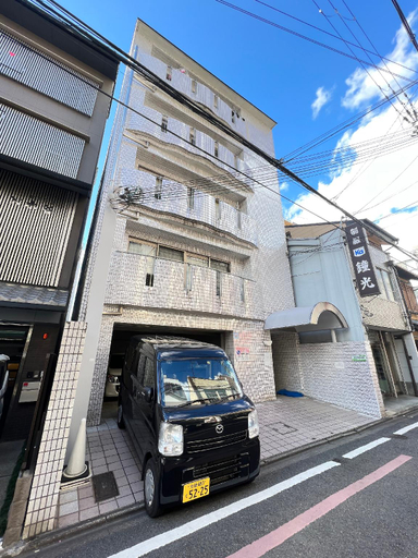 Gojo sefi-apartment 101, Kyoto