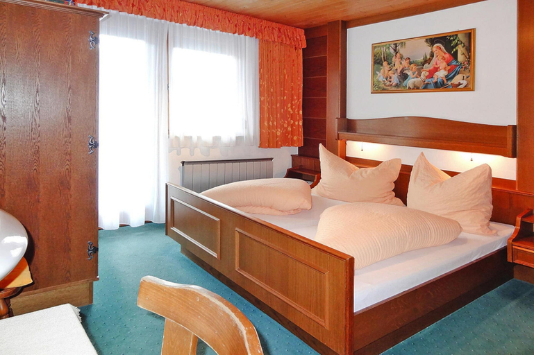 Bedroom 4, Apartment in Fugen With Parking Space, Schwaz