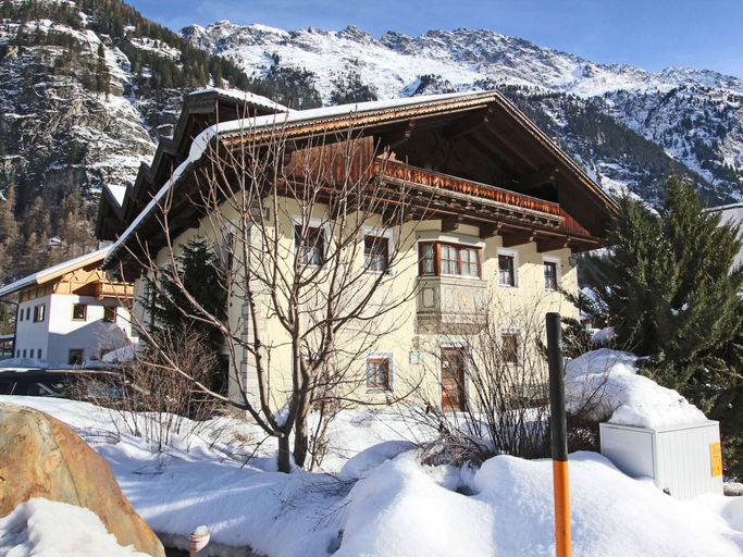 Others 2, Spacious Apartment in Langenfeld With Sauna, Imst