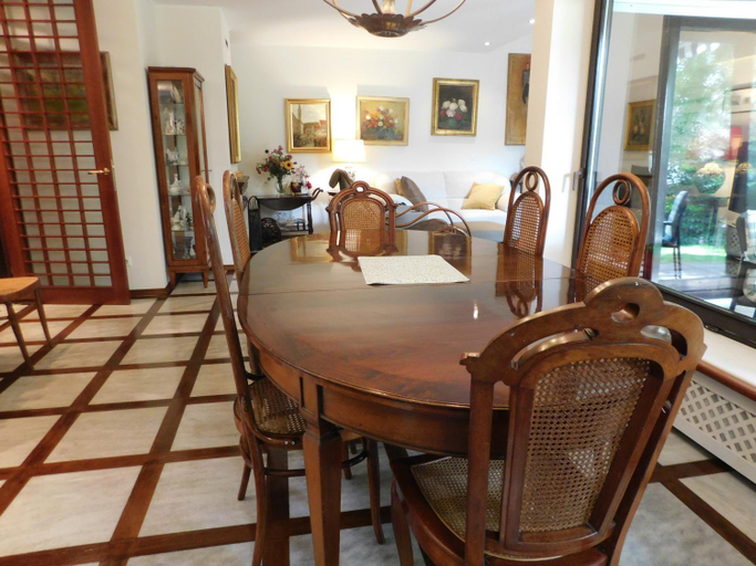 Dining Room, Dergomaska apartments, Ljubljana