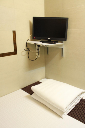Bedroom 8