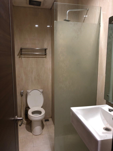 Bathroom 5, Graha Laweyan Solo, Solo