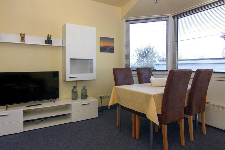 Living room 3, Apartments Panorama With sea View Directly at the Beach Promenade of Laboe, Plön